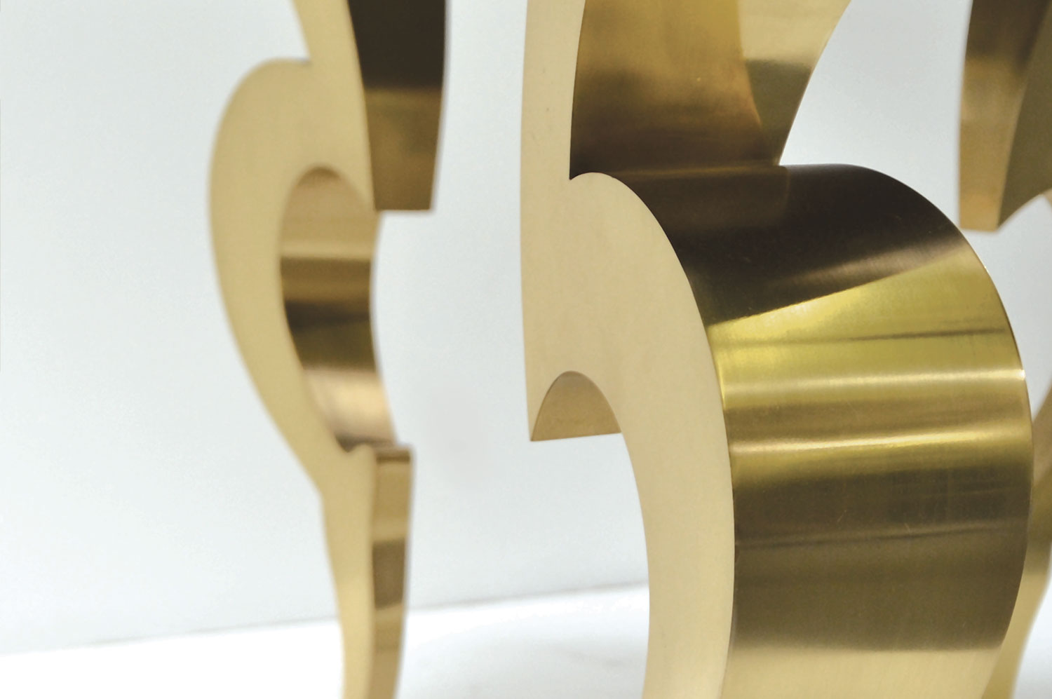 Ohm Desk