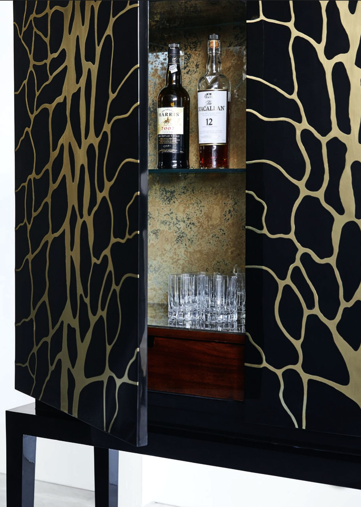 Zelo Cabinet Detail