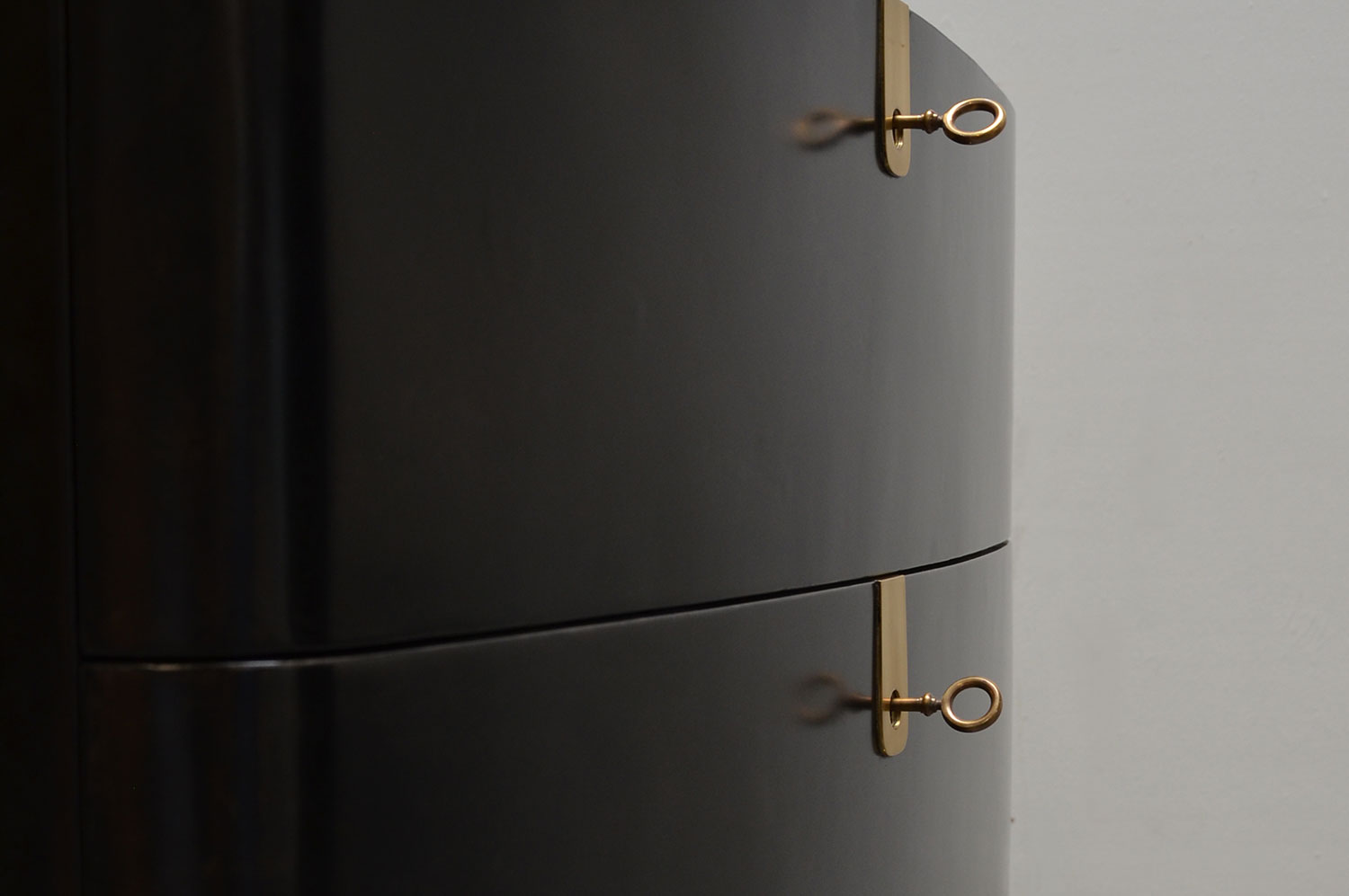 Moog Parchment Chest